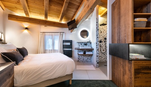 Deluxe Room, 1 Queen Bed, Mountain View