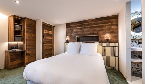 Deluxe Room, 1 Queen Bed, Mountain View