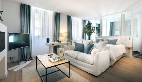 Executive Suite, Balcony