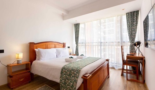 Deluxe Apartment