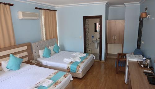 Deluxe Quadruple Room
