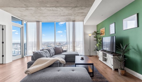 Design Penthouse, 2 Bedrooms, Balcony, Lake View
