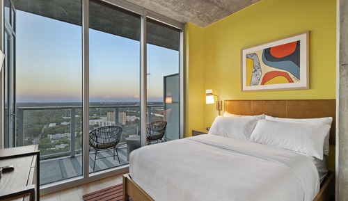 Signature Condo, 1 Bedroom, Balcony, City View