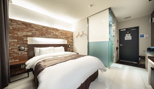 Room (Standard (Cafe Voucher))
