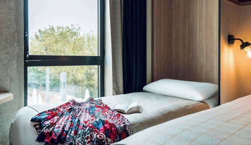 Standard Room (1 Double Bed and 2 Single Beds)