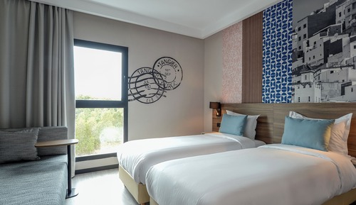 Superior Room, Pool View