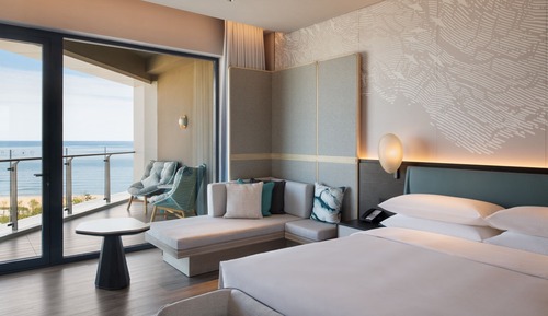 Suite, 1 King Bed, Balcony