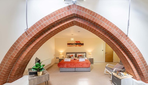 Luxury Apartment, Ensuite (Historic Building)