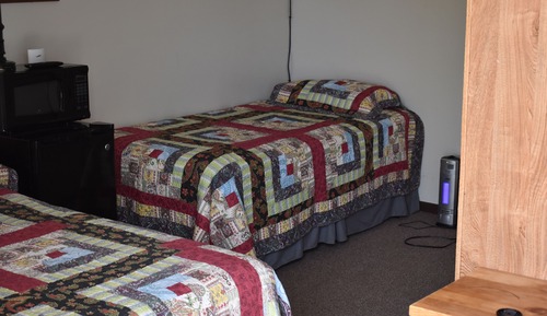 Basic Room, Multiple Beds, Refrigerator