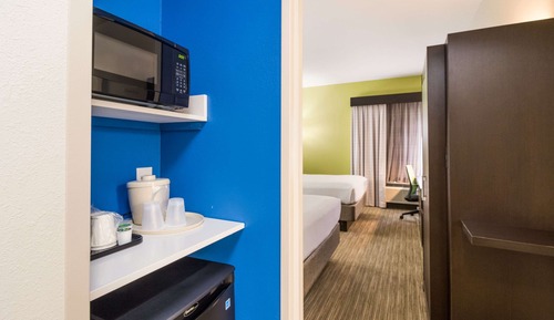 Standard Room, 2 Queen Beds, Non Smoking