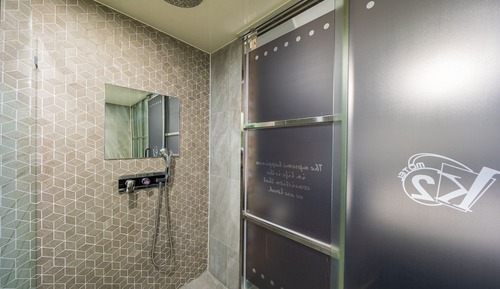 Room (Special Room 1PC (High Performing PC )
