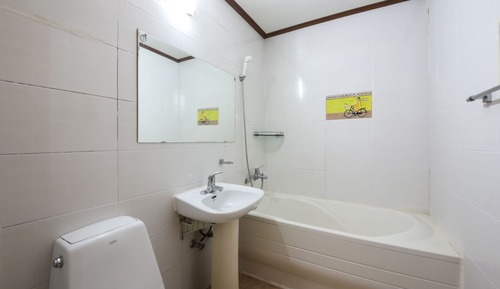 Room (Ondol Room)