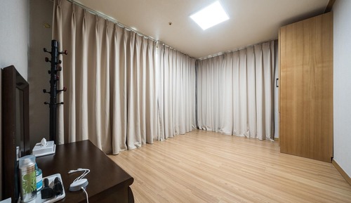 Room (Ondol Room)