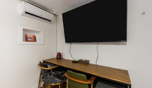 Room (VIP Twin Room (Queen Super Single Bed)