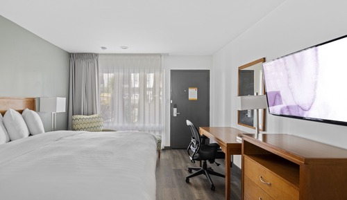 Standard Room, 1 Queen Bed