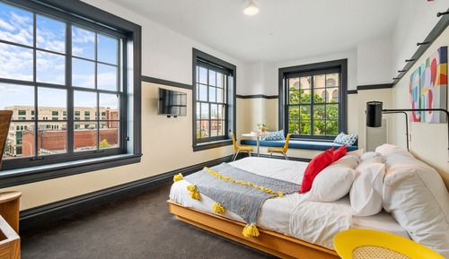 Deluxe Room, 1 King Bed, Accessible (Self Check-in with Virtual Front Desk)