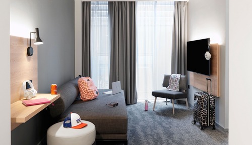 Family Room, 1 King Bed, Non Smoking