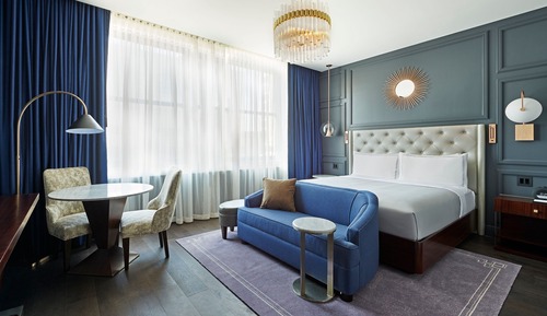 Deluxe Room, 1 King Bed, City View