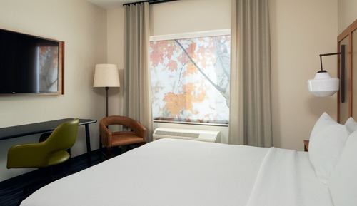 Room, 1 King Bed (Mobility Accessible, Tub)