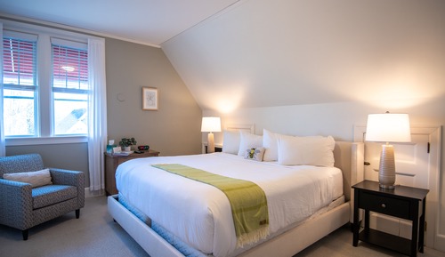 King Room with Detached Private Bathroom