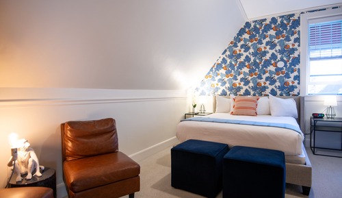 Deluxe Queen Room