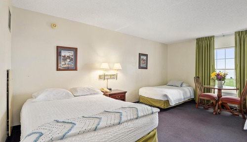Room, Multiple Beds (TESD)