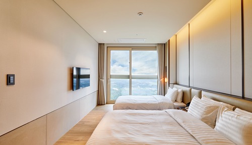 Silver Suite (Kitchen/Standard/Bed) - Bed Type Randomly Assigned