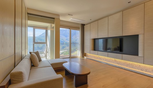 Silver Suite (No Kitchen/Seorak Mountain View/Bed)