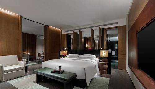 Cloud Terrace Cliff Suite