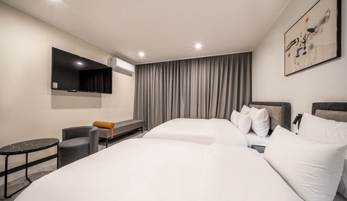 Room (Family twin family bath - Starbucks c)