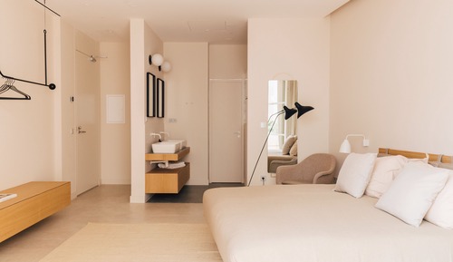 Suite, Balcony