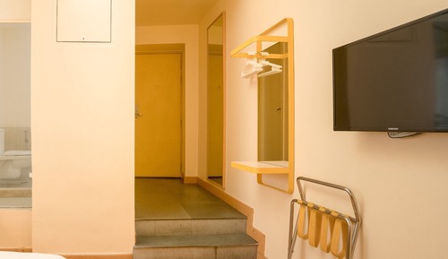 Standard Room, 1 Queen Bed
