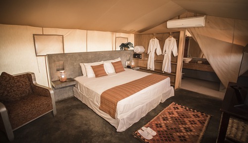 Junior Room, 1 King Bed, Partial Ocean View (Junior Tent)