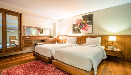 Suite, Garden View