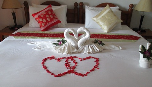 Honeymoon Suite, Sea View