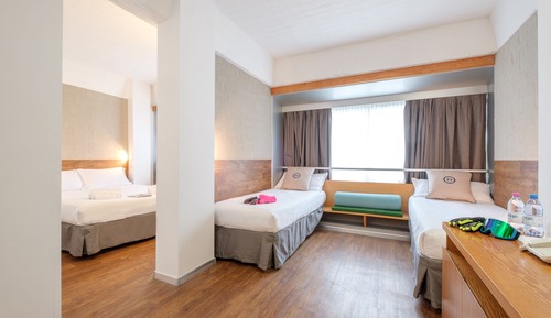Family Quadruple Room (4 adults)