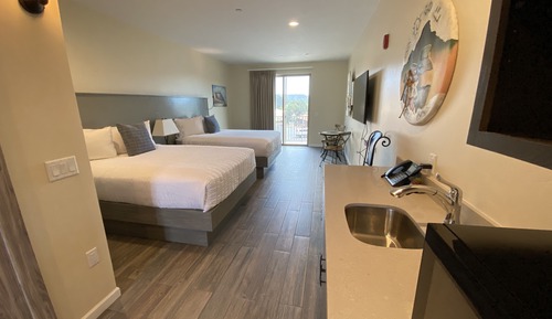Comfort Room, 2 Queen Beds, Balcony, Valley View