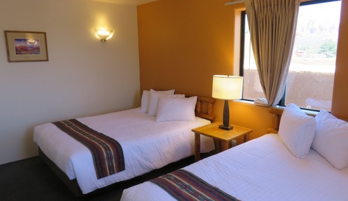 Classic Suite, 2 Queen Beds, Fireplace