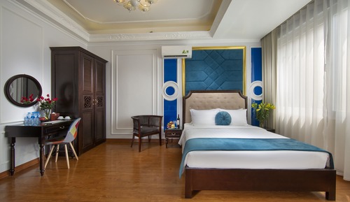 Royal Suite, City View (2 Double and 1 Single Bed)