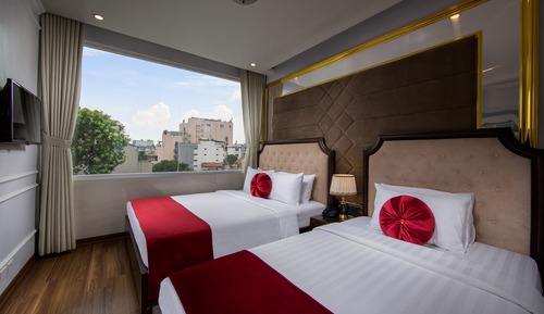 Family Suite, 1 Double and 2 Single Beds, City View