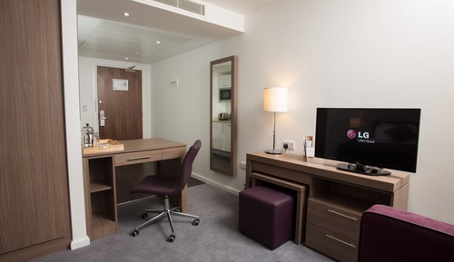 Studio Suite, 1 King Bed, Kitchen