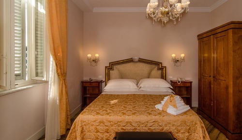 Classic Double Room
