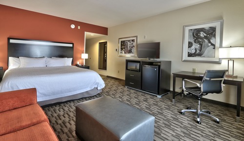 Studio Suite, 1 King Bed, Refrigerator & Microwave