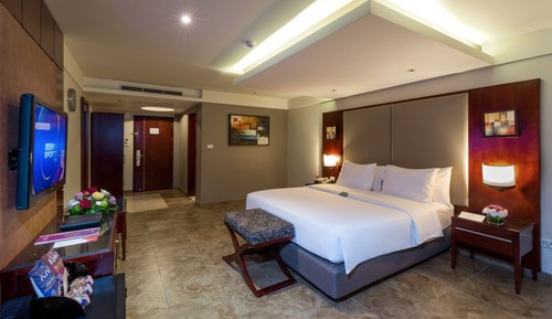 Suite, 3 Bedrooms