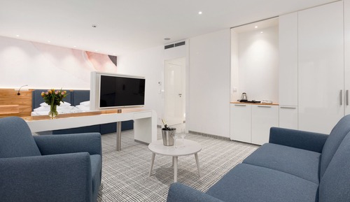 Junior Room, City View