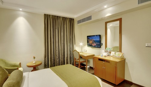 Premier Room, 1 Double Bed, River View