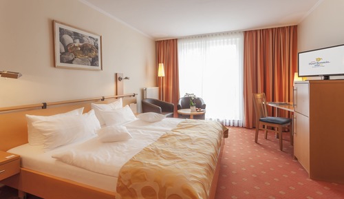 Standard Double Room, Balcony, Partial Ocean View