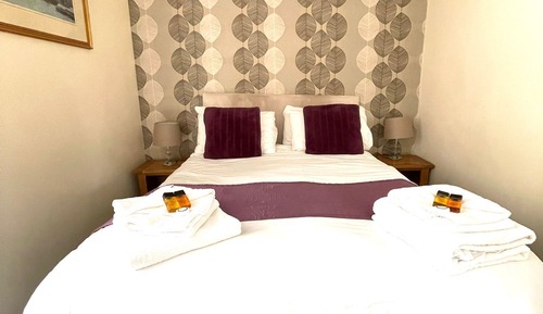 Double Room, Ensuite (Room 01)