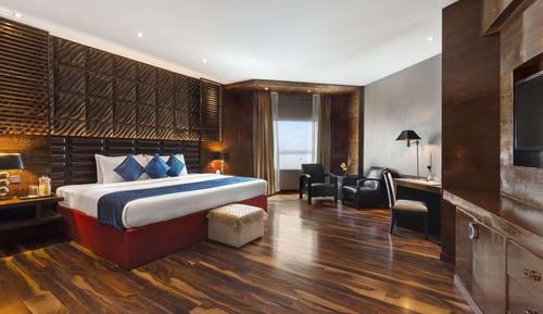 Suite, 1 King Bed, Non Smoking, Lake View