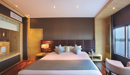 Premium Room, 1 Queen Bed, Non Smoking, Lake View